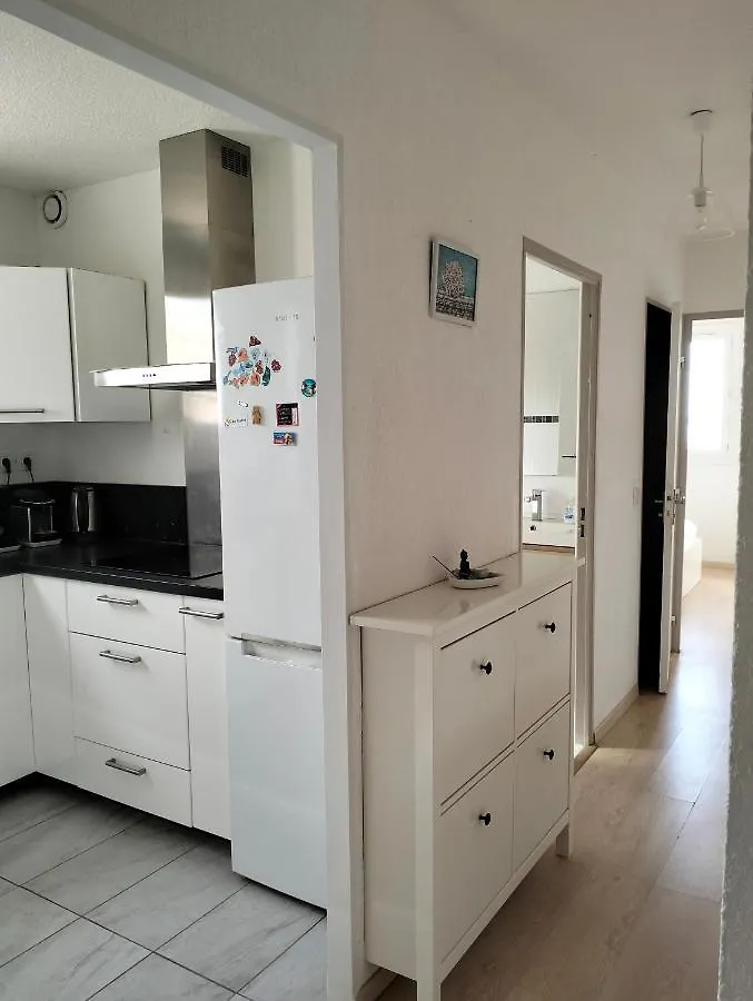 Charmant F 3 Lumineux Proche Plage Et Vue Mer Carqueiranne Apartment