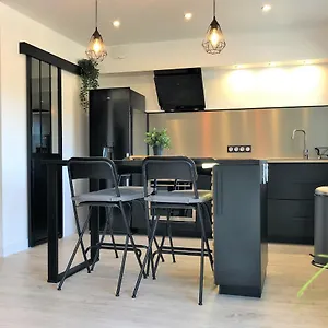 Confort Et Décoration Soignée à Carqueiranne